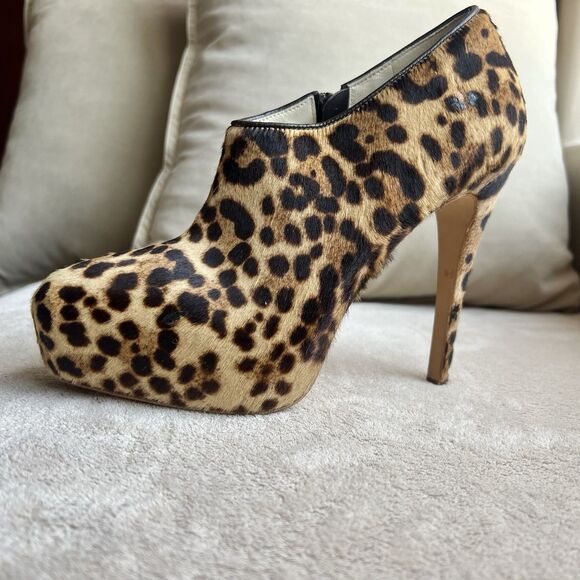 Brian Atwood Cohen Cheetah Print Pony Hair Heeled Bootie Women EU 37 US 6.5 - Picture 1 of 16